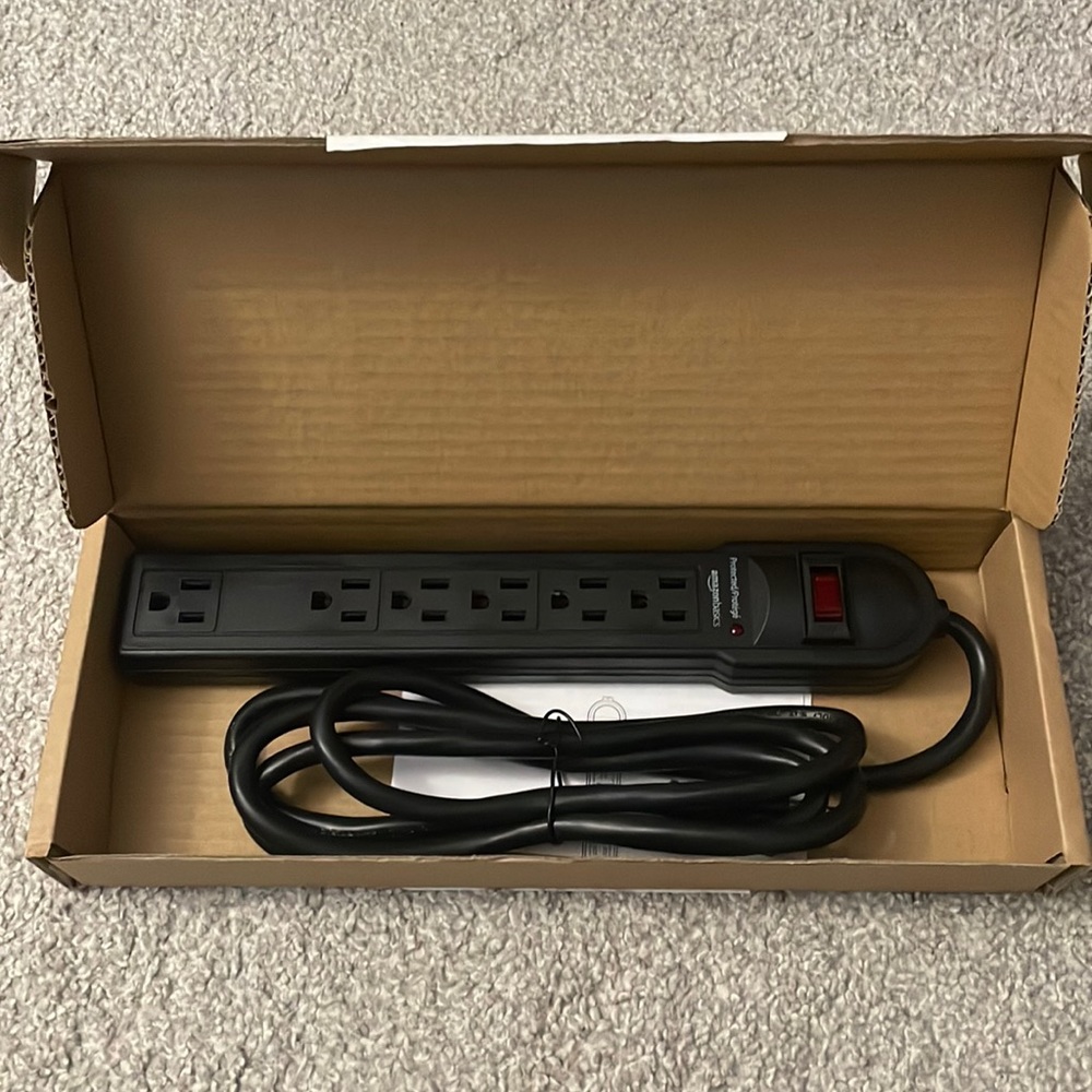 6 Outlet Surge Protector Power Strip.